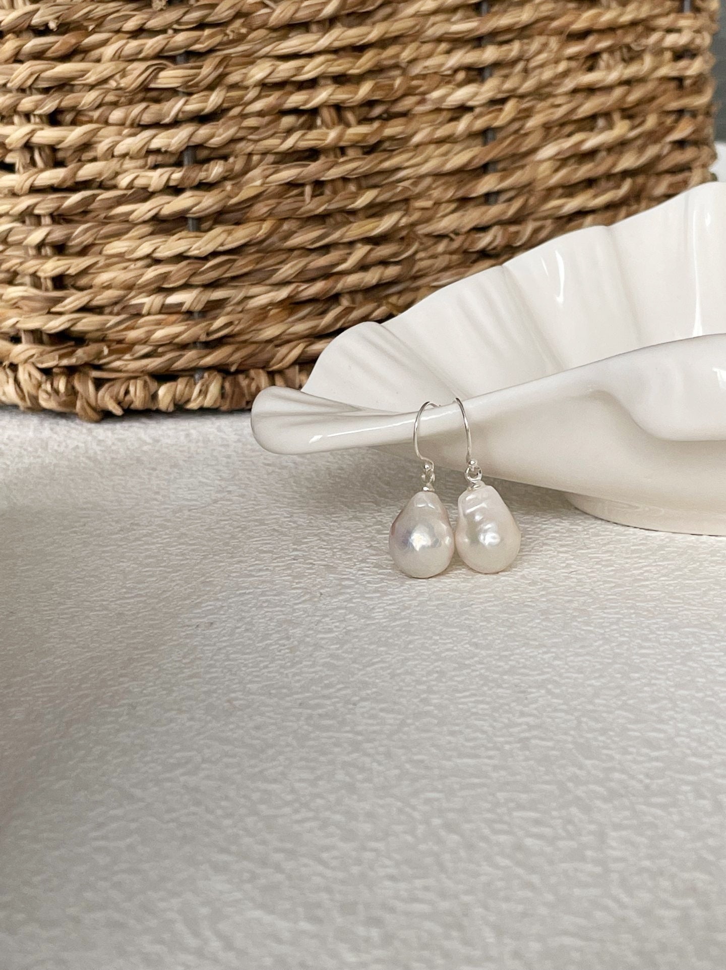 Orecchini di perle barocche eleganti