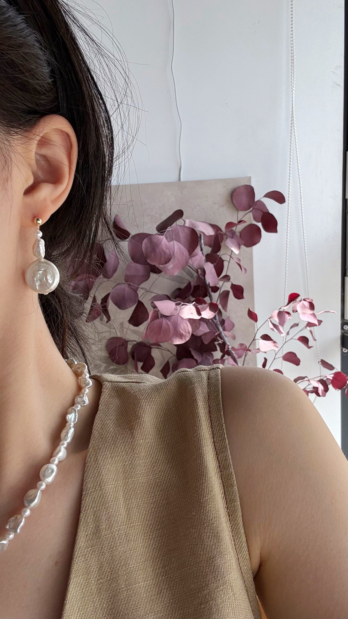 Drop pearl earrings