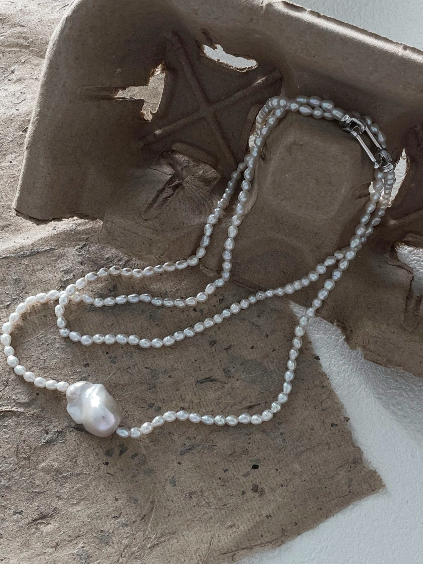 Collana di perle doppio con barocca grande