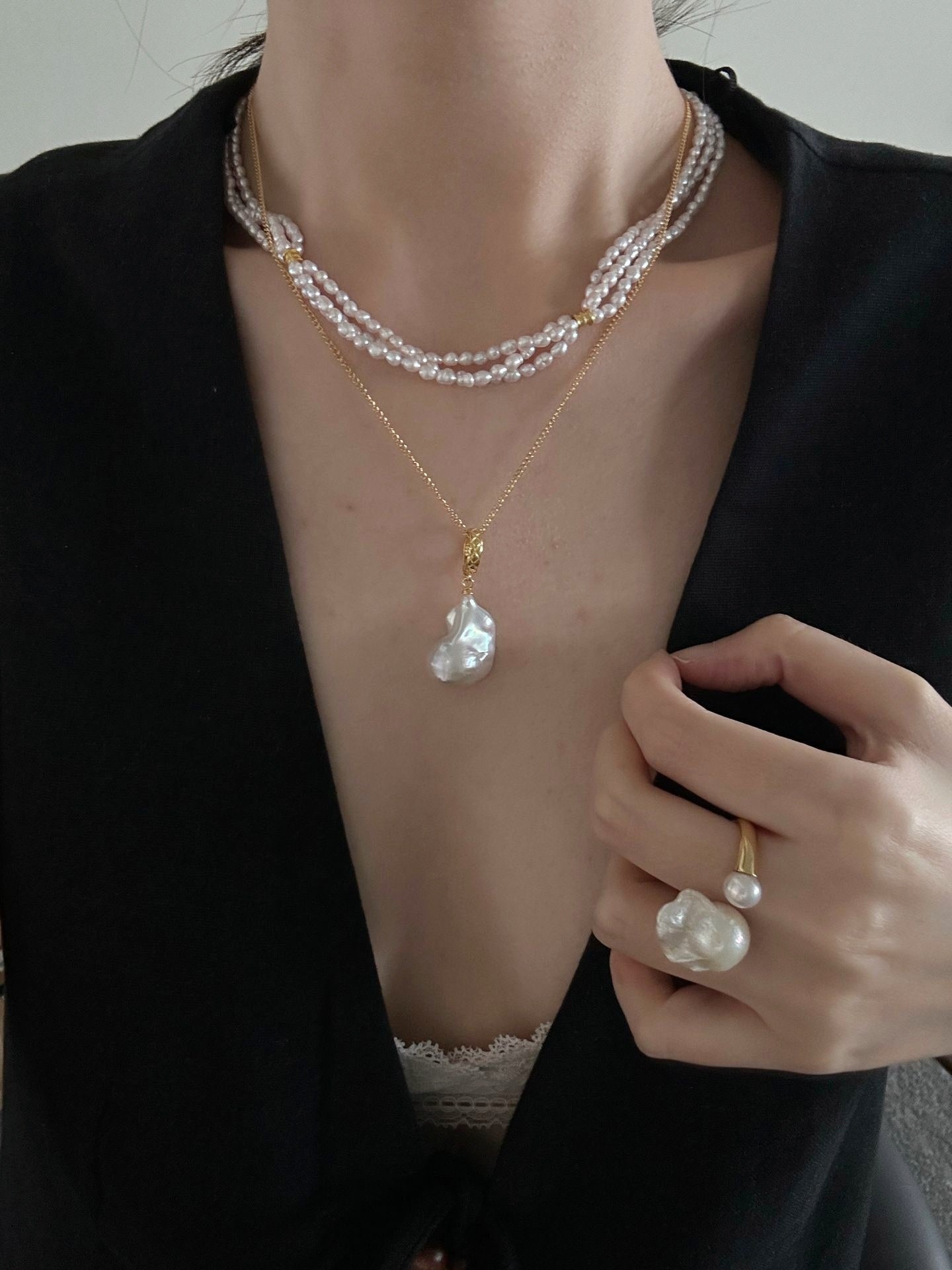 Collana d'oro con barocco Botero abbagliante