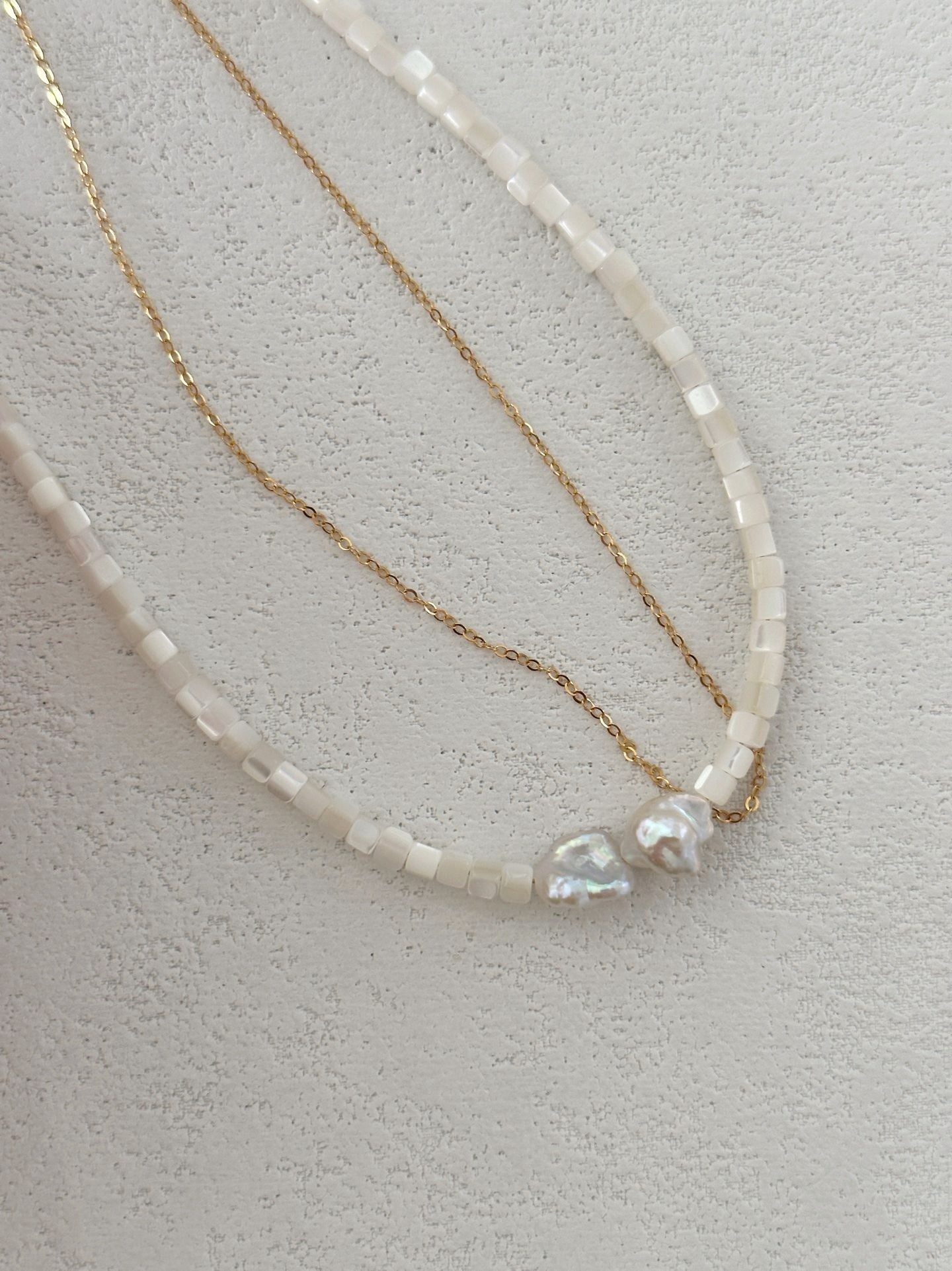 Collana a doppio giro con conchiglia