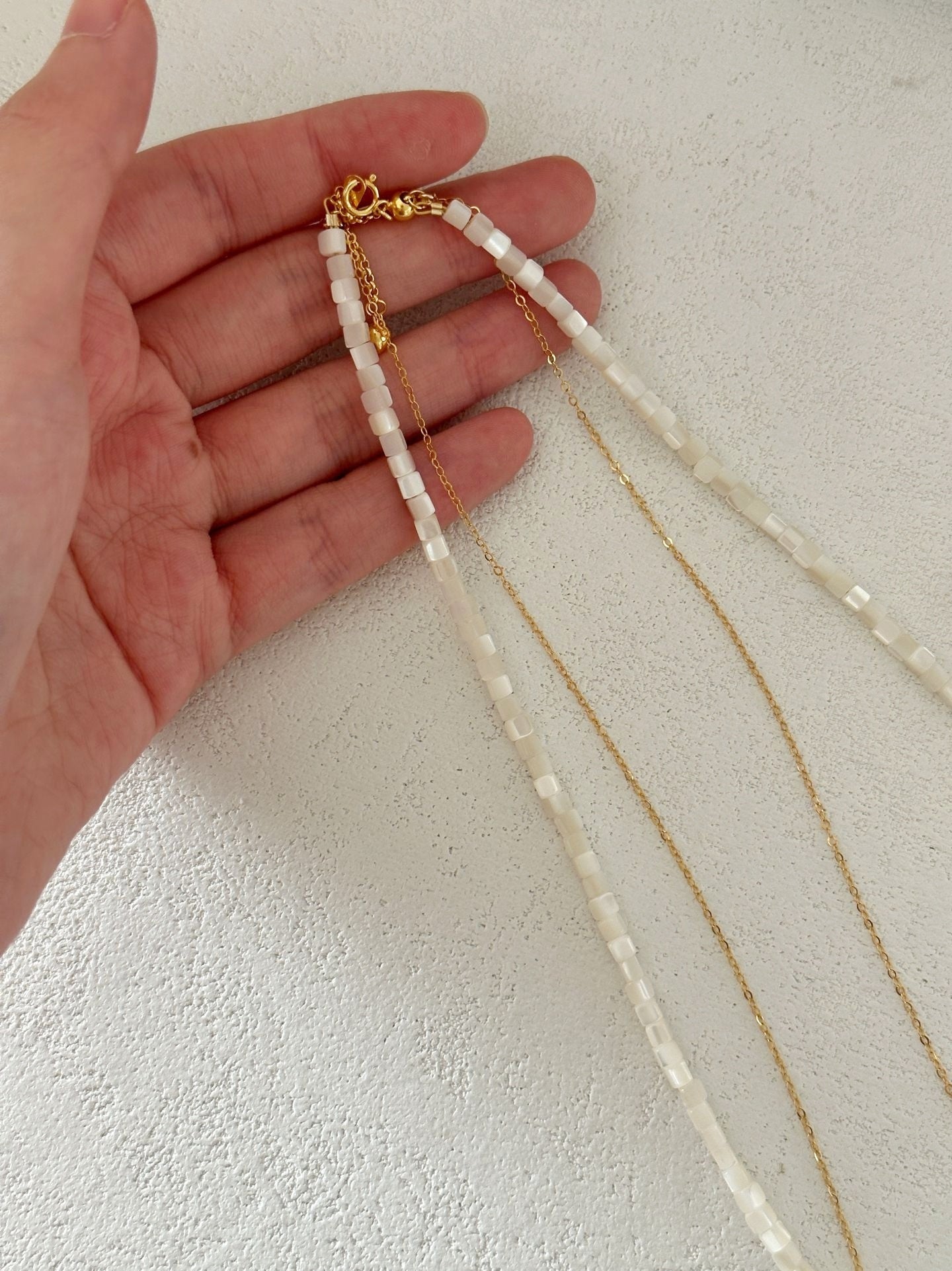 Collana a doppio giro con conchiglia