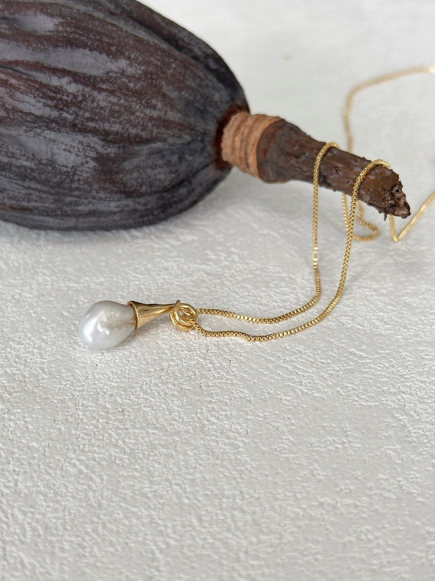 Collana in oro 14k con perla goccia