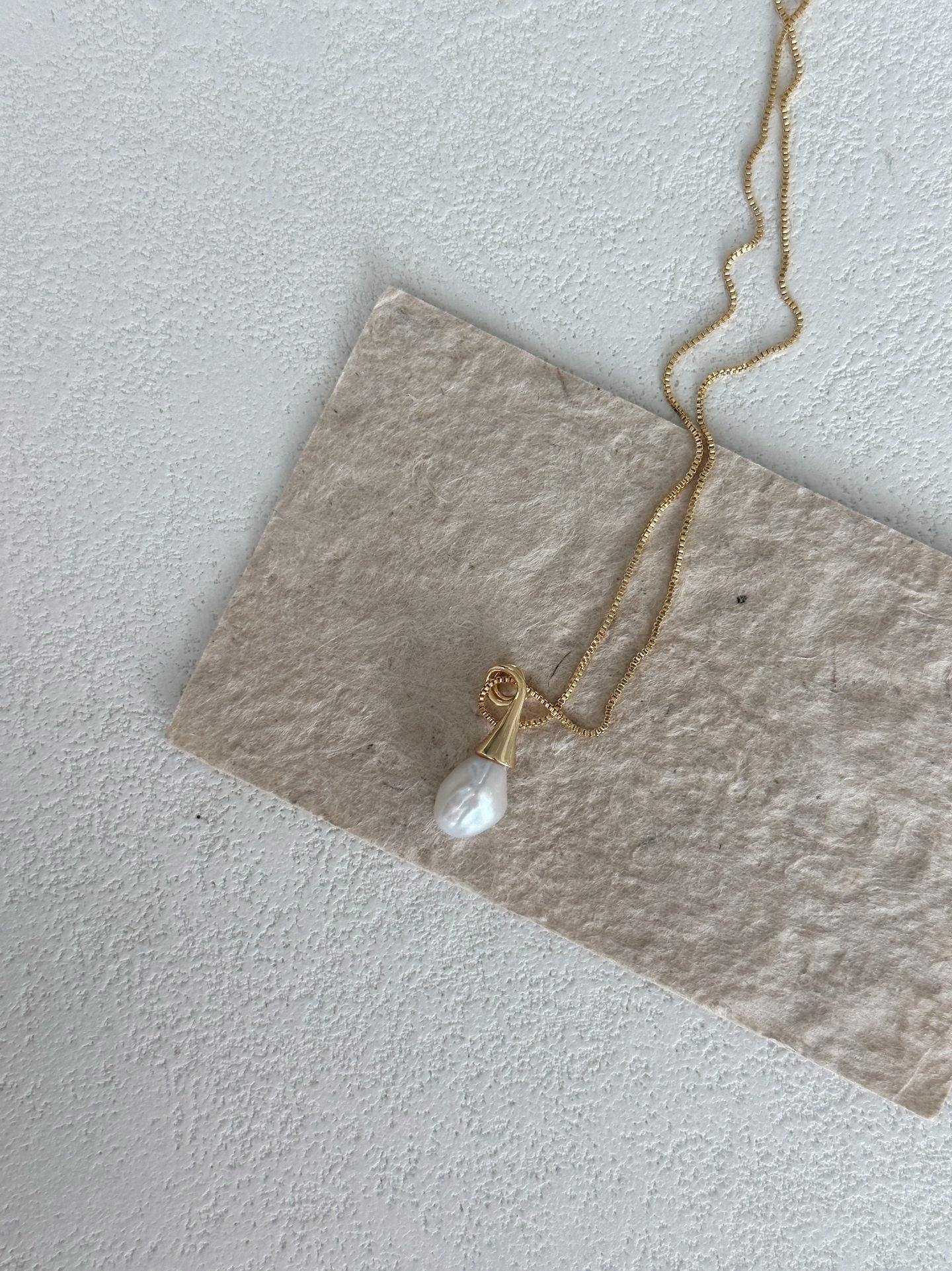 Collana in oro 14k con perla goccia
