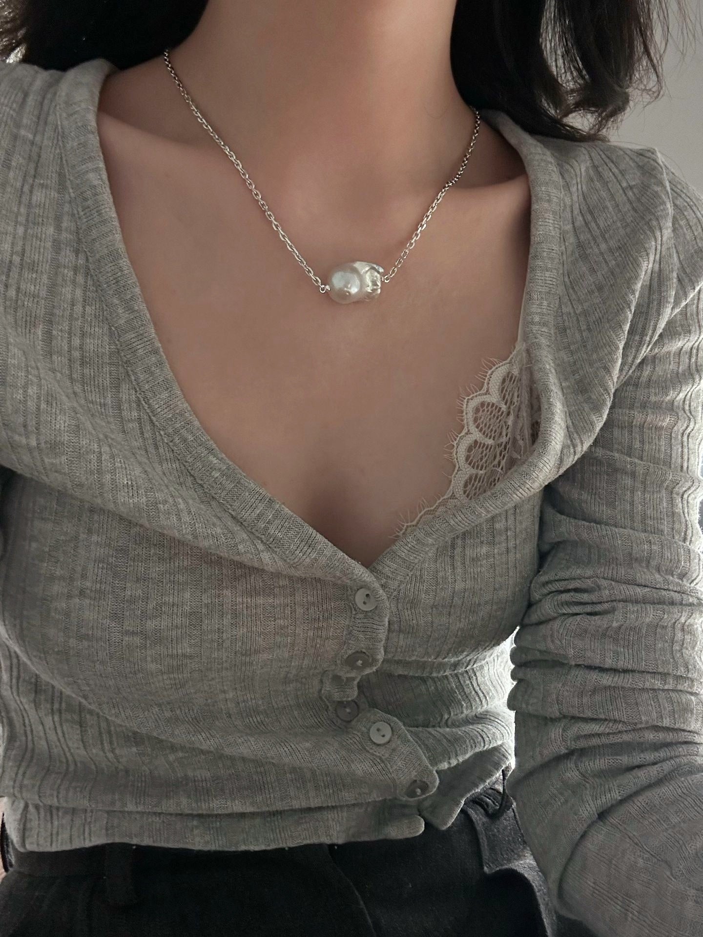 Collana in argento con perla barocca grande