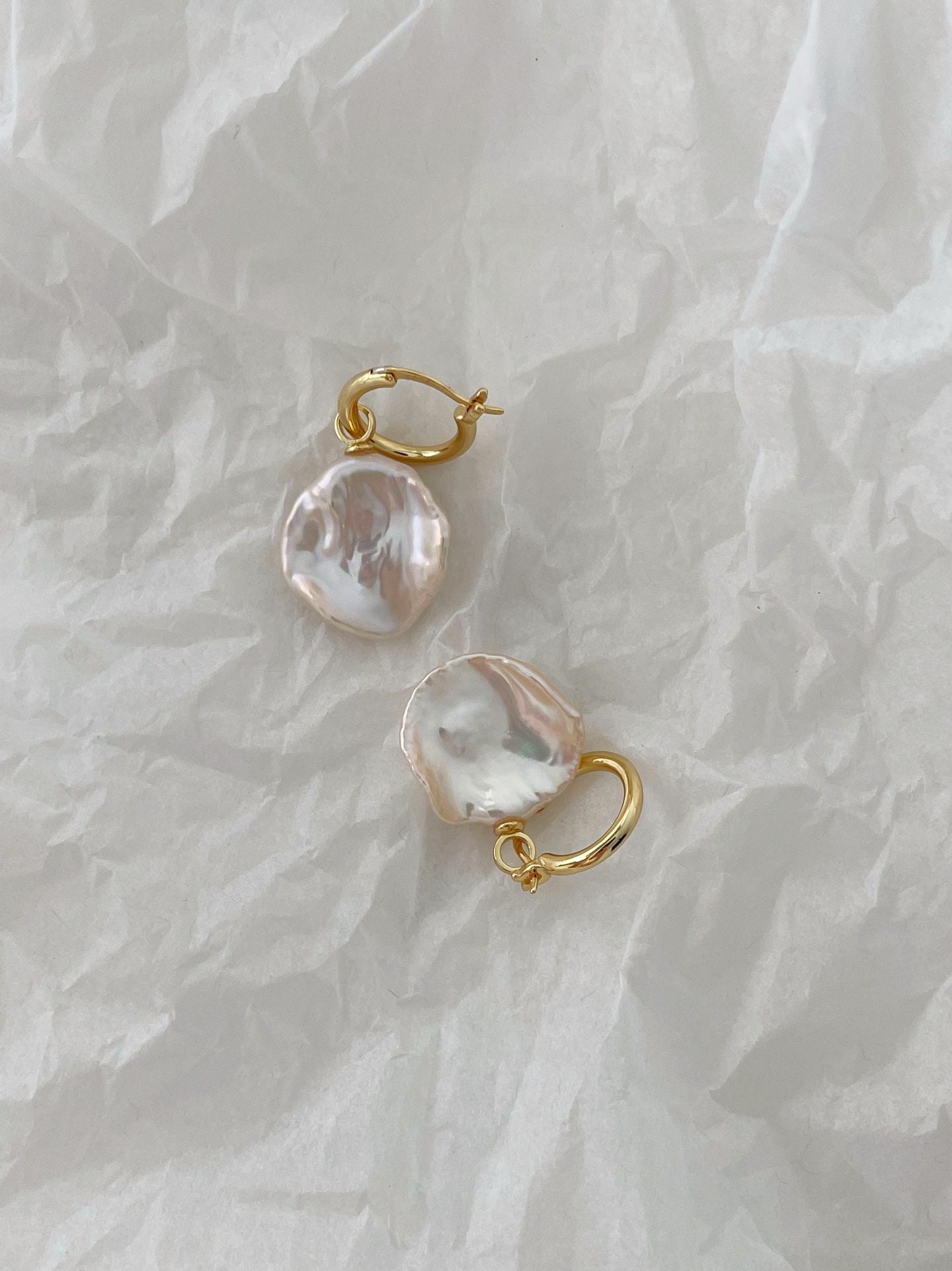 Orecchini in oro e perle barocche fiori