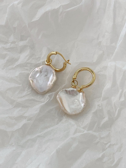 Orecchini in oro e perle barocche fiori