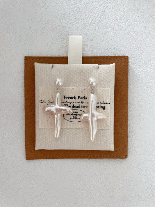 Orecchini con perle barocche croce