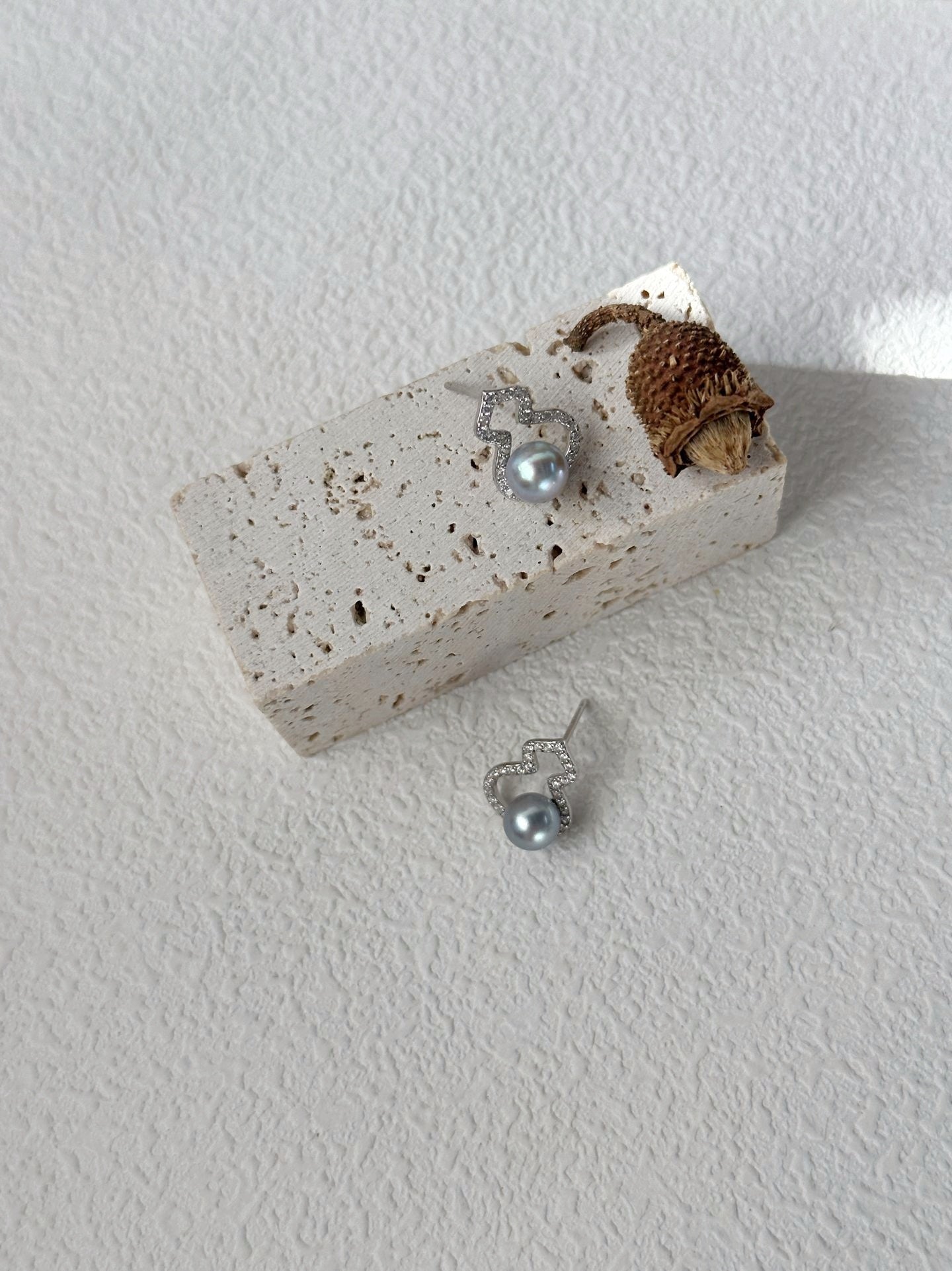 Orecchini di perle Akoya e diamanti zucchini