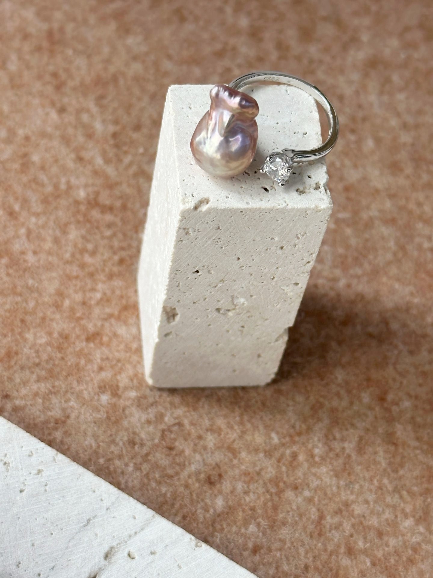 Anello barocco colorato