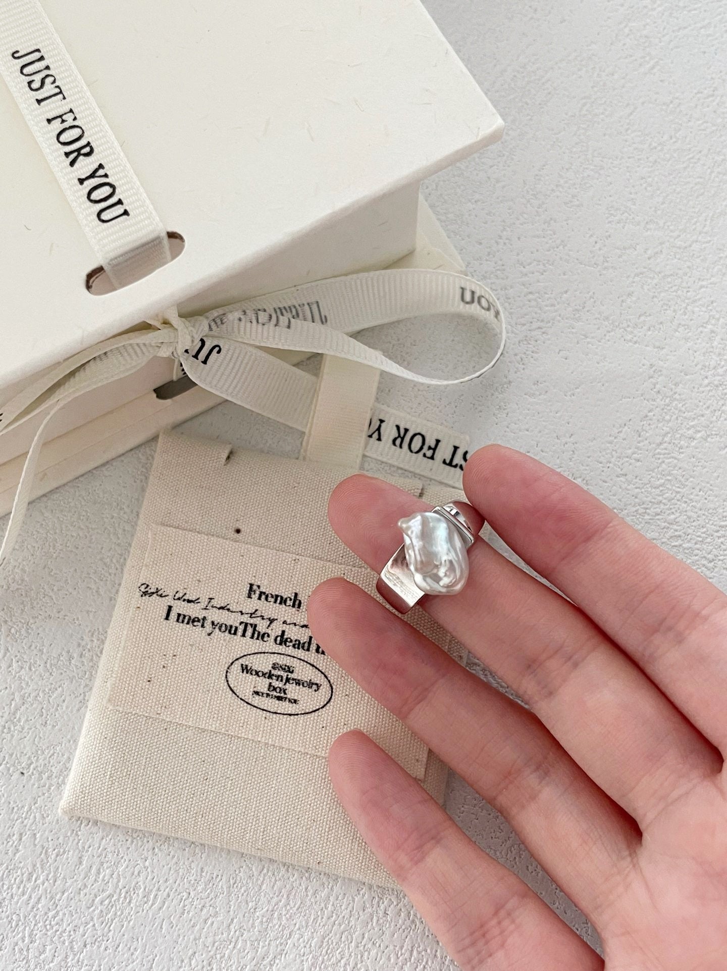 Anello con perla di mare Keshi