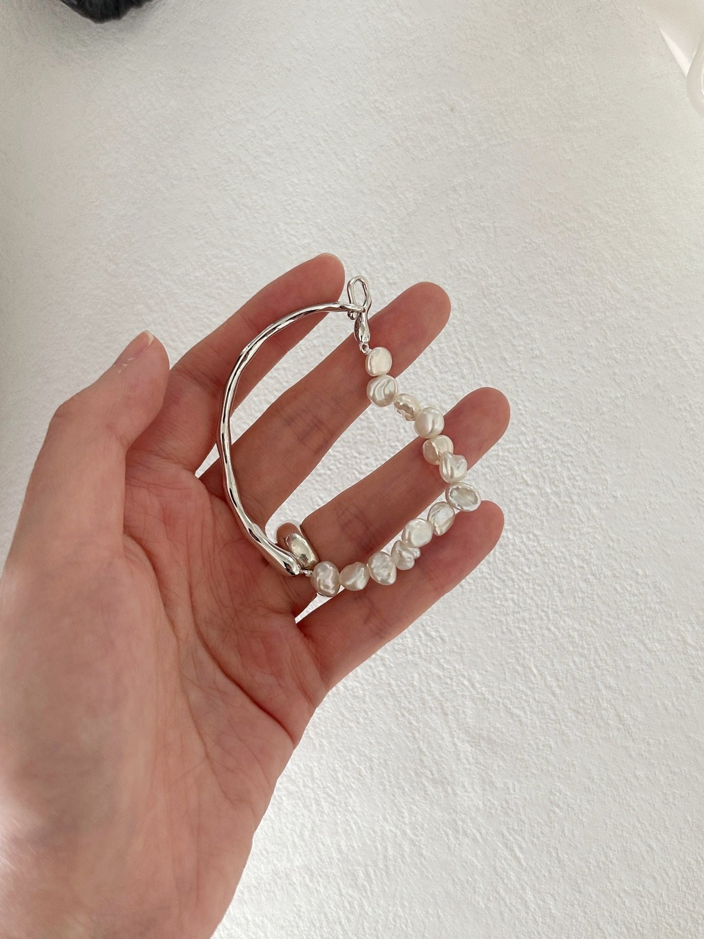 Bracciale in argento e perle di mare Keshi