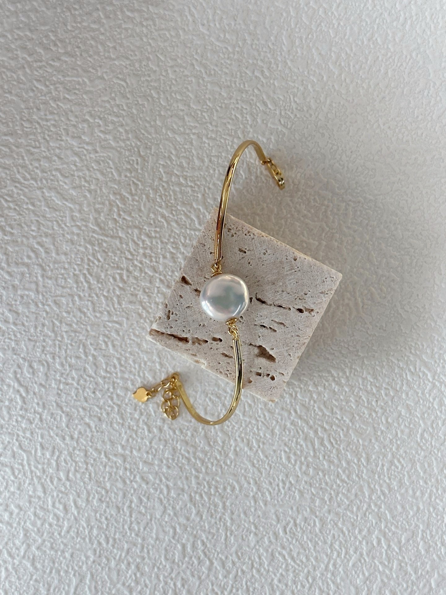 Bracciale placcato con perle barocche
