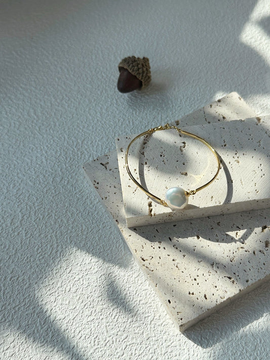 Bracciale placcato con perle barocche