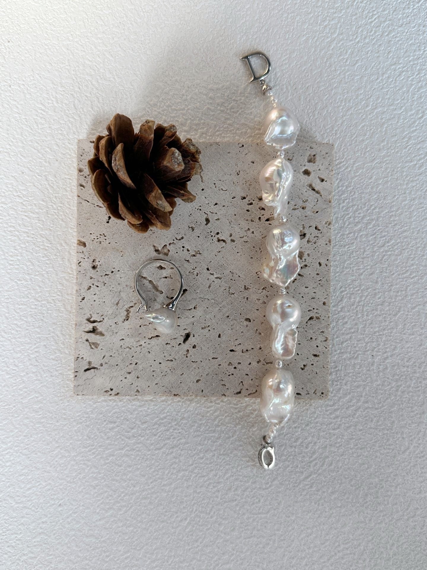 Bracciale con perle barocche bianche grande
