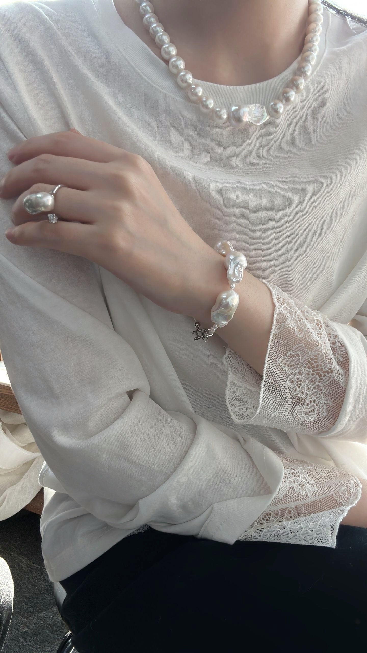 Bracciale con perle barocche bianche grande