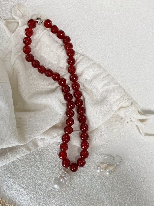 Collana di barocco in onice rosso