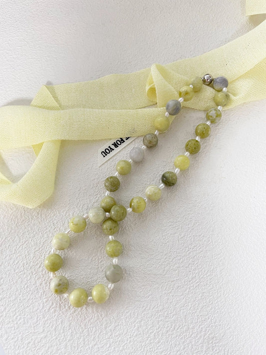 Collana con pietra limone e perle naturali