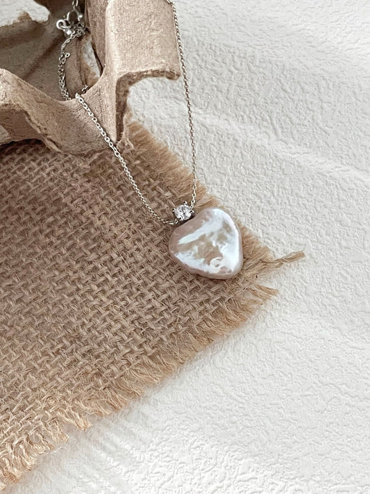 Girocollo con perla cuore e diamante