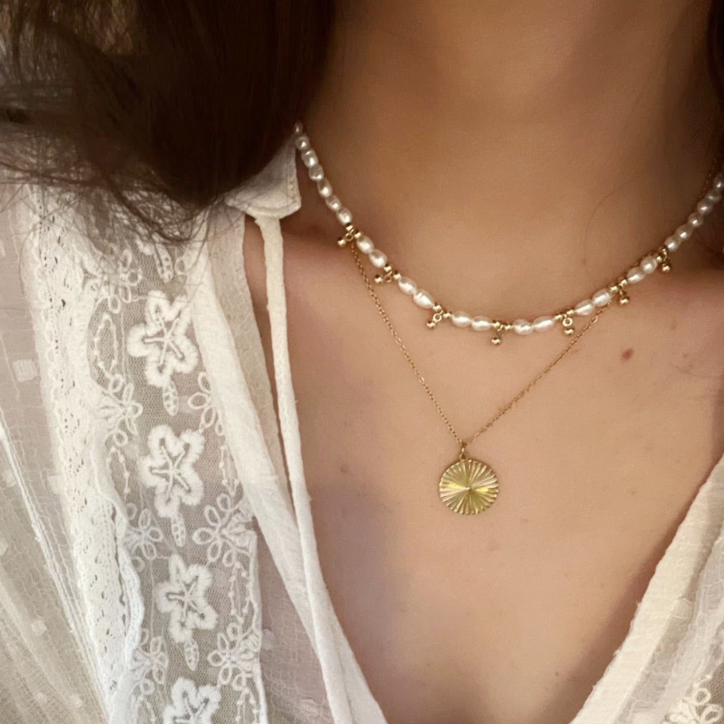 Collana di microperle e oro placcato