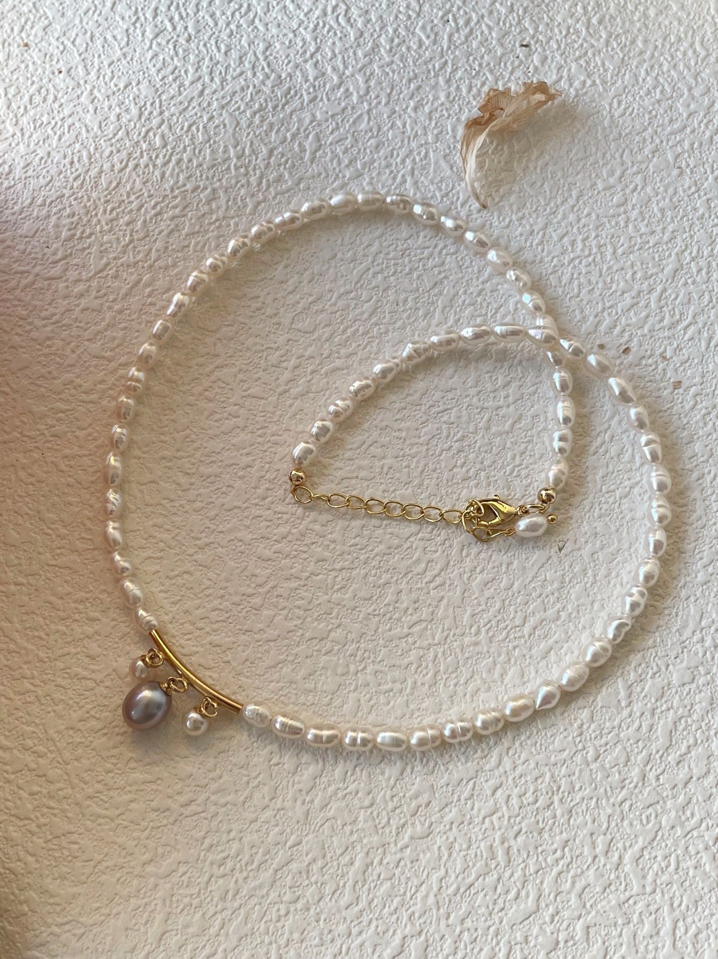 Collana barocche con perla grigia