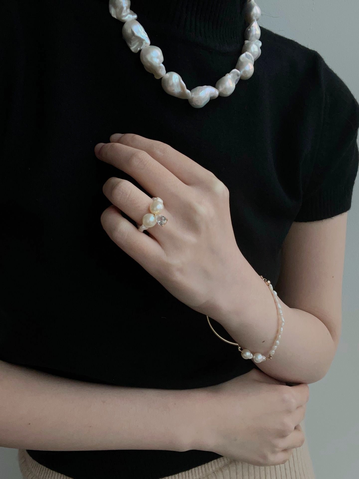 Collana Botero barocco di perle bianche