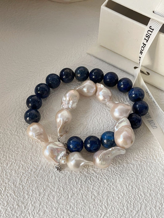 Collana Botero barocco di perle bianche e lapis lazuli