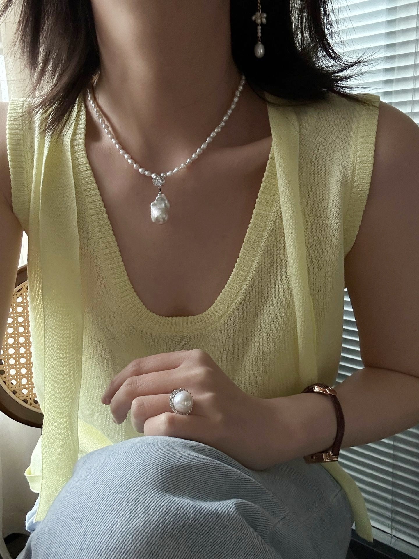 Elegante perla barocca grande con zirconi