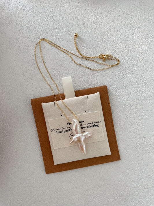 Girocollo d'oro con perle croce
