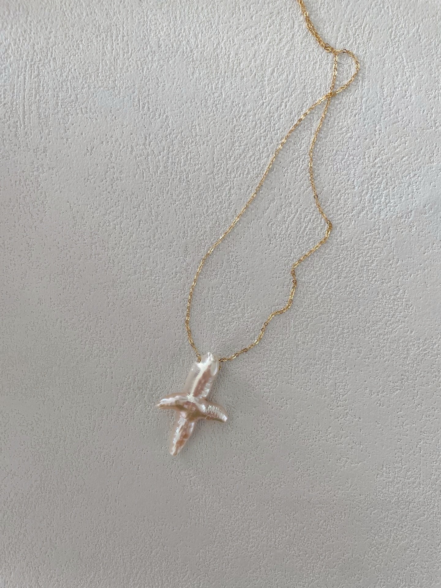 Girocollo d'oro con perle croce