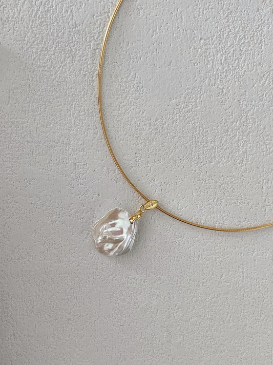 Girocollo d'oro con perla petala