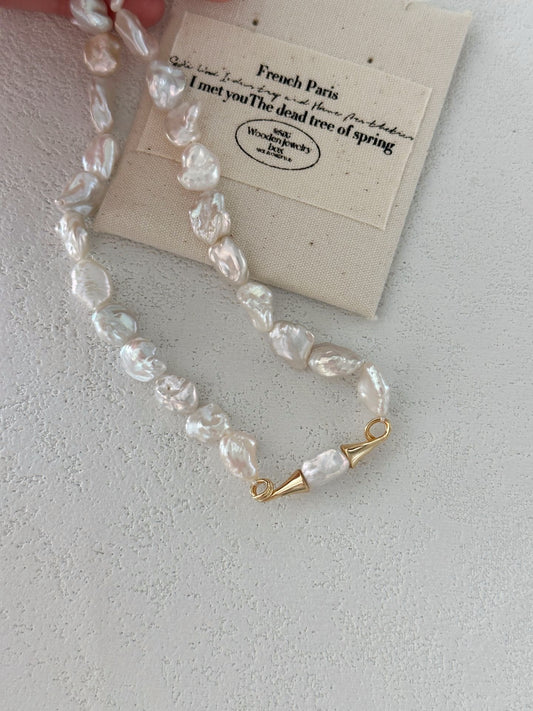 Girocollo con perle barocche