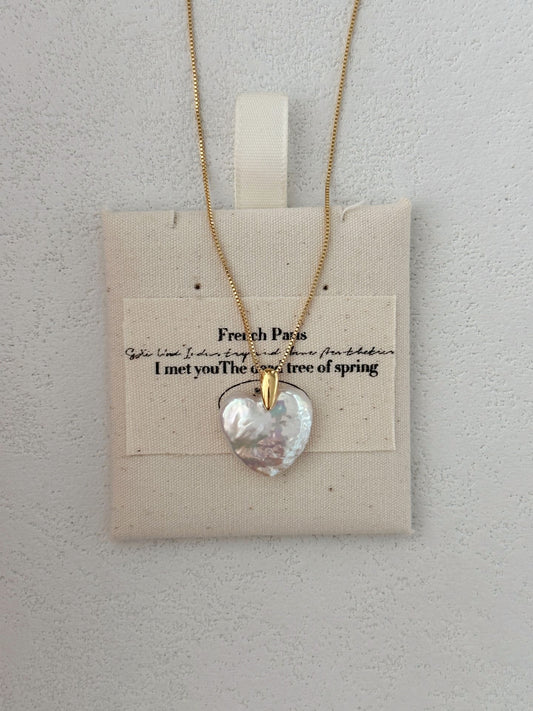 Collana d'oro con perla cuore