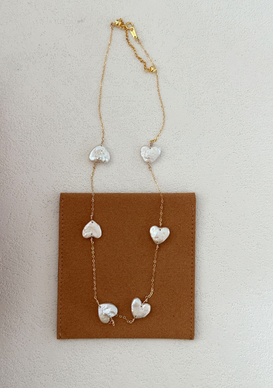 Collana con cuoricini a catena