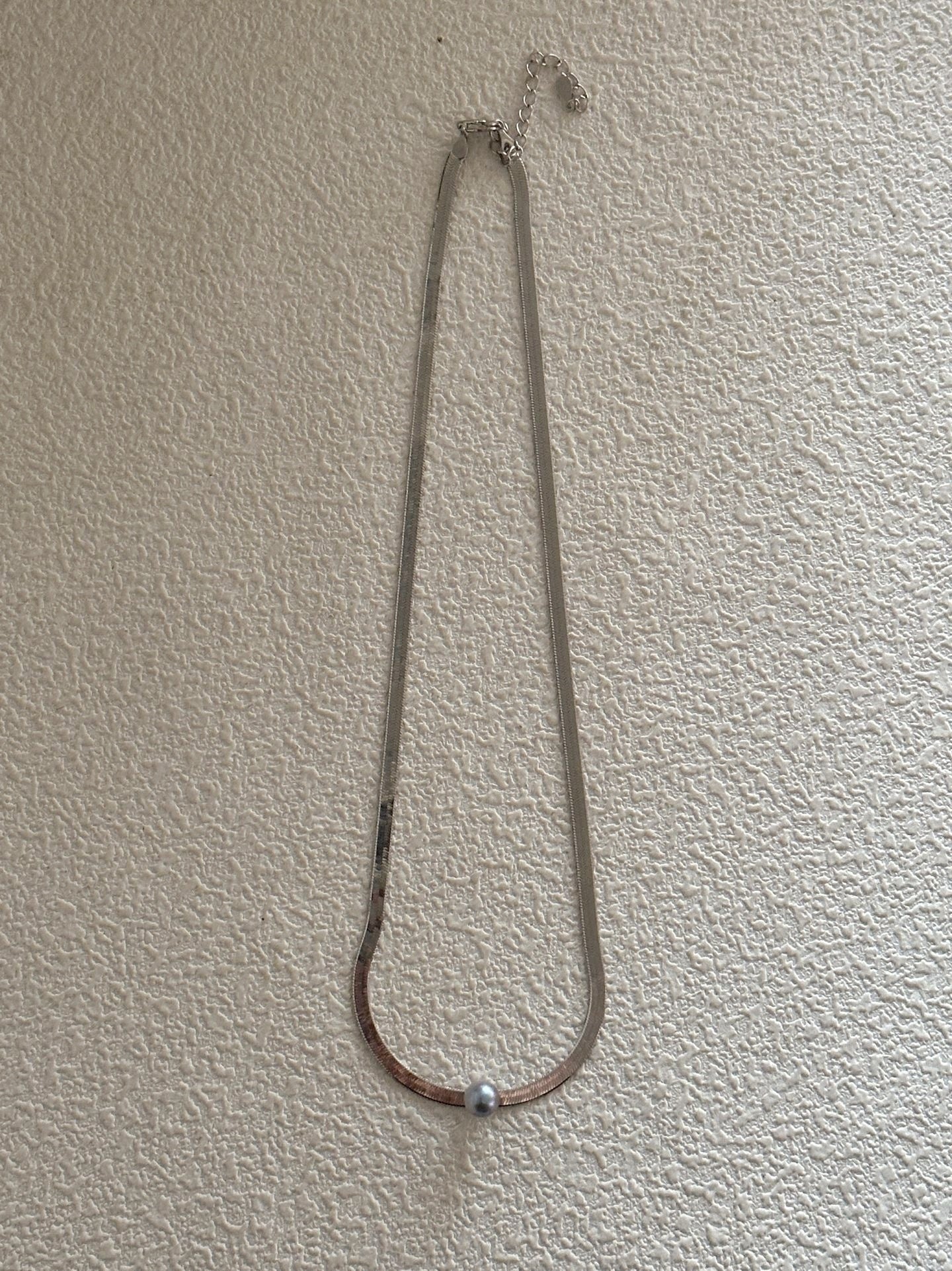 Collana d'oro bianco con singola perla Akoya