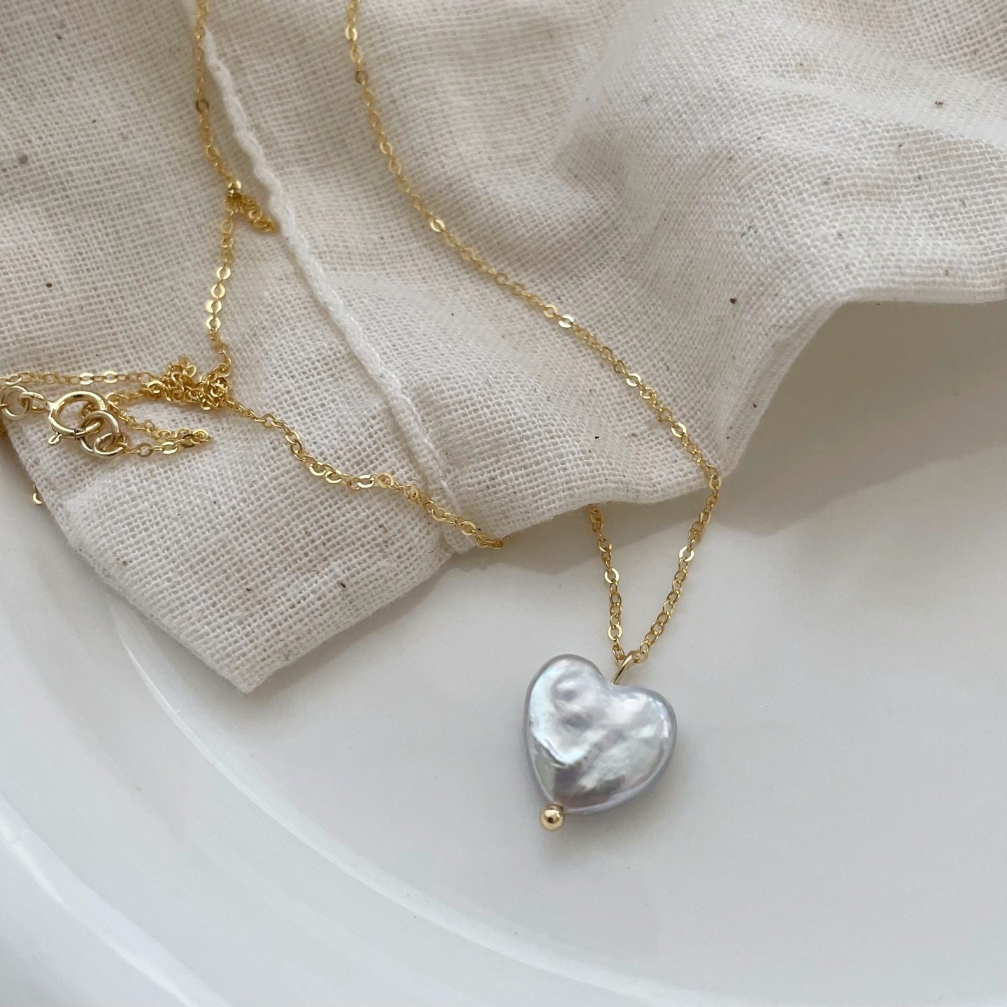 Collana di perla barocca di cuore