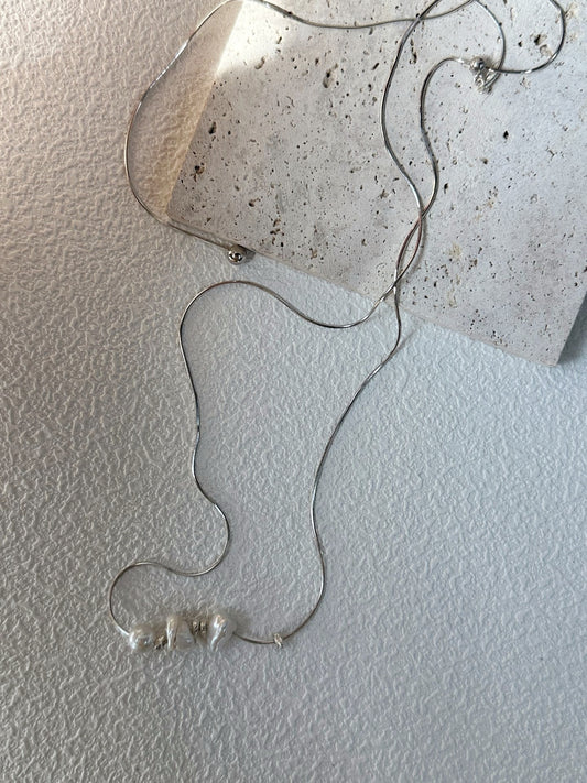 Collier regolabile in argento con perle di mare Keshi