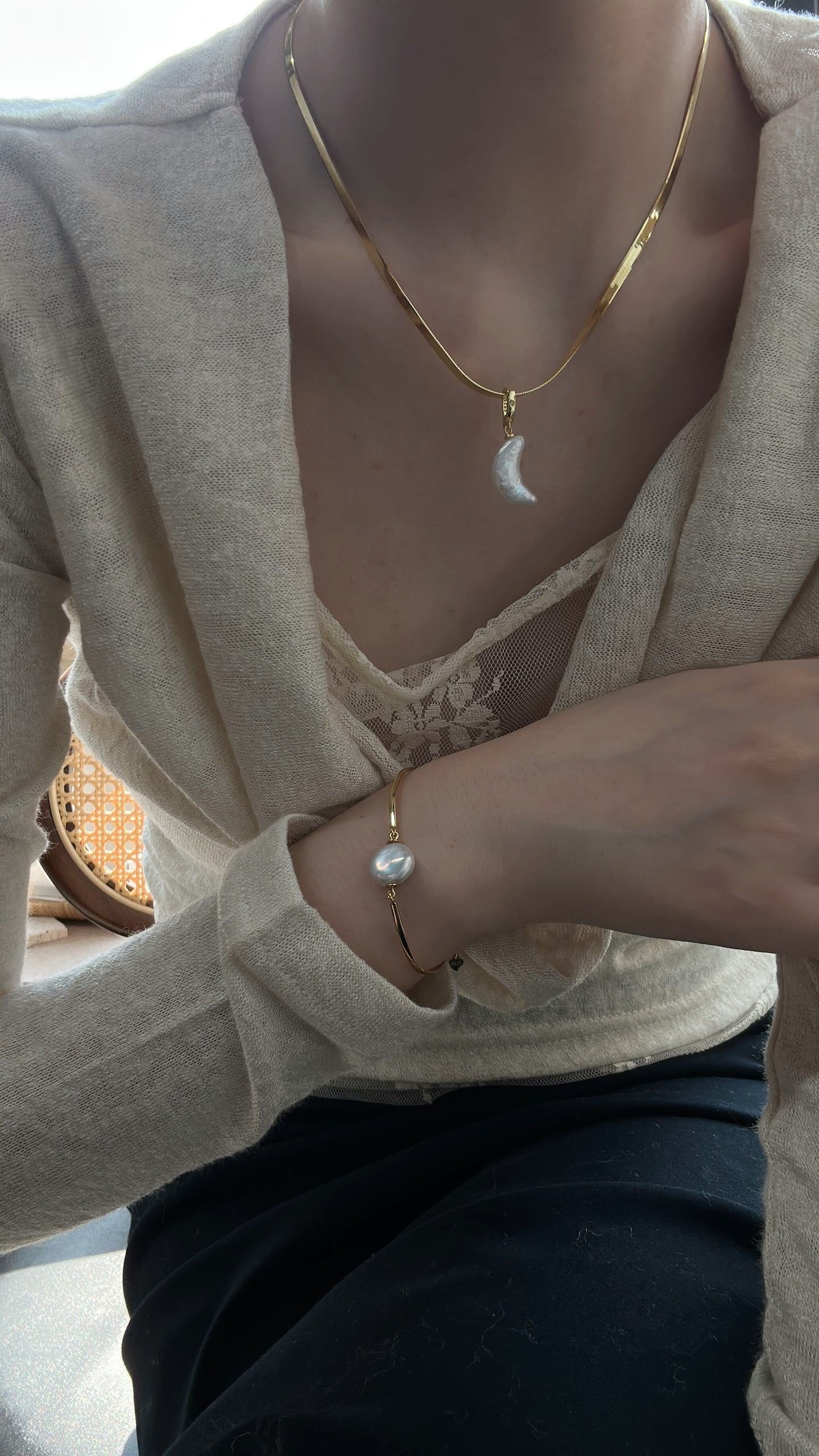 Singola perla luna collana d'oro