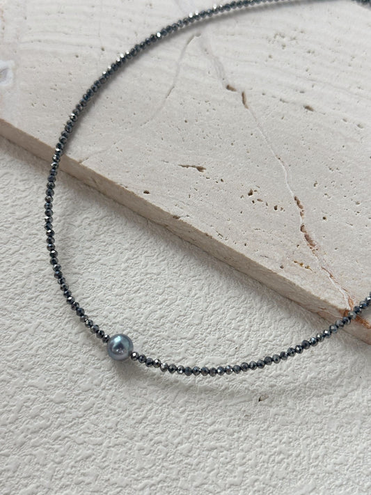 Collana di cristallo grigio e Akoya
