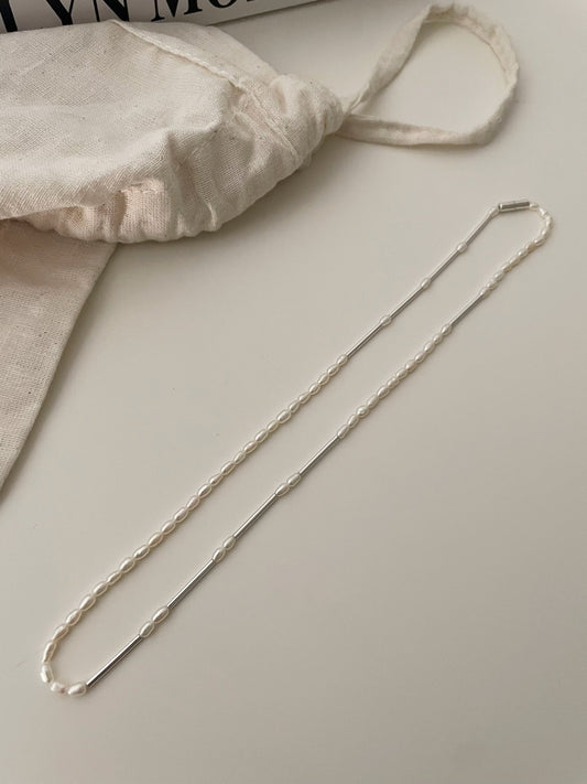 Collana di microperle e argento