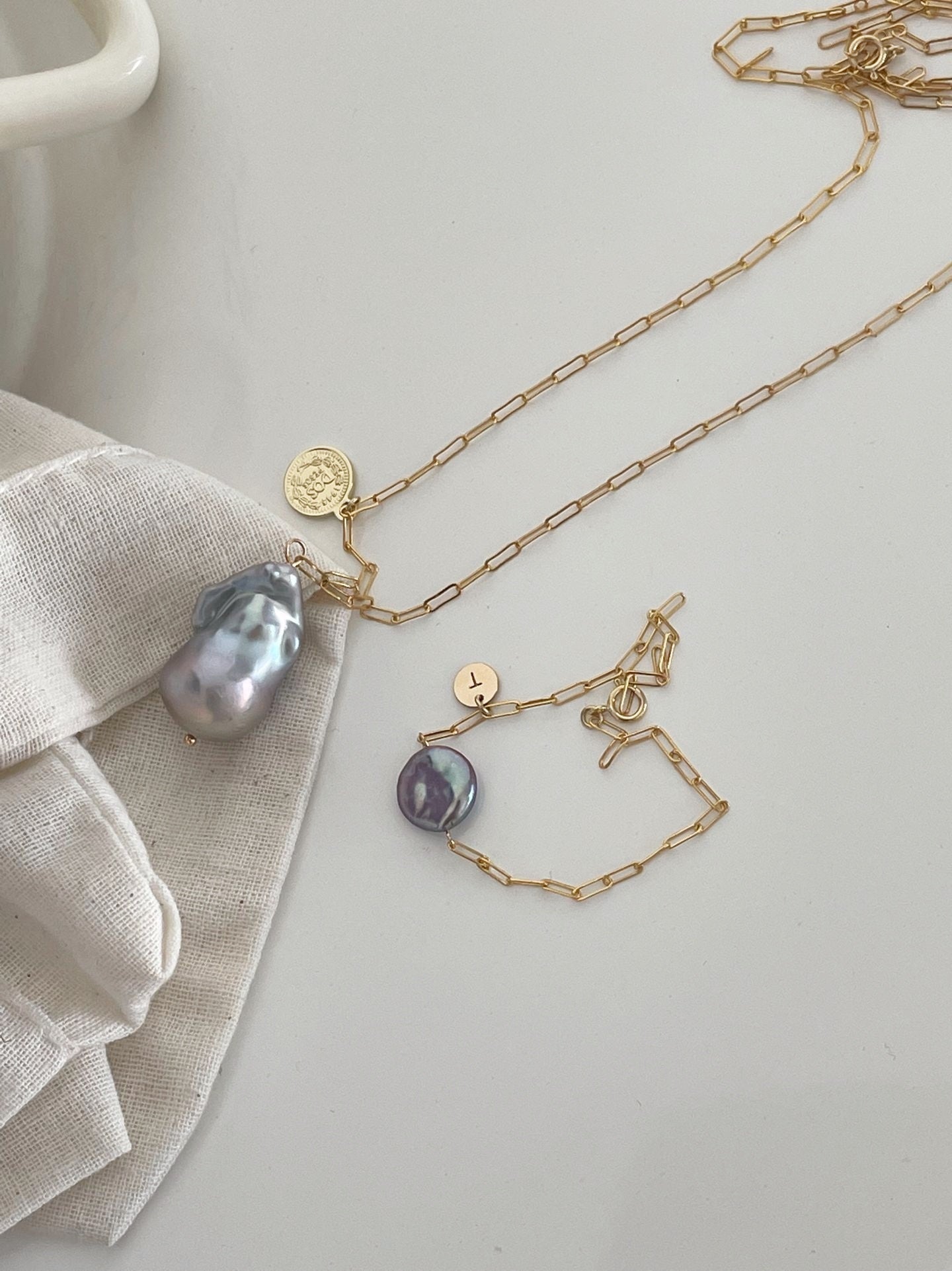 Collana di perle barocca grigio