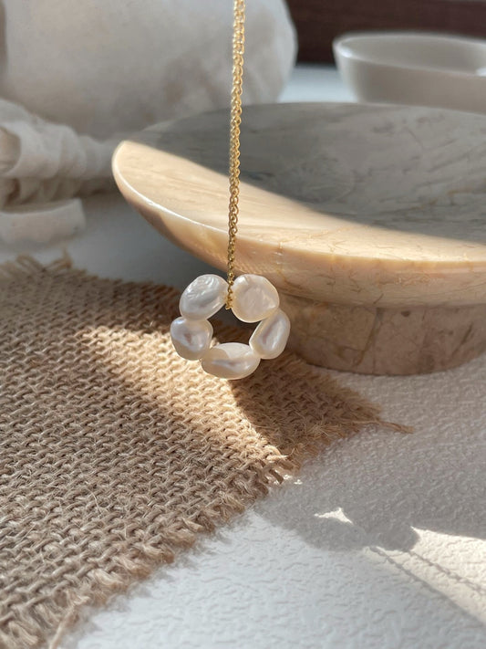 Collana barocca a forma di fiori