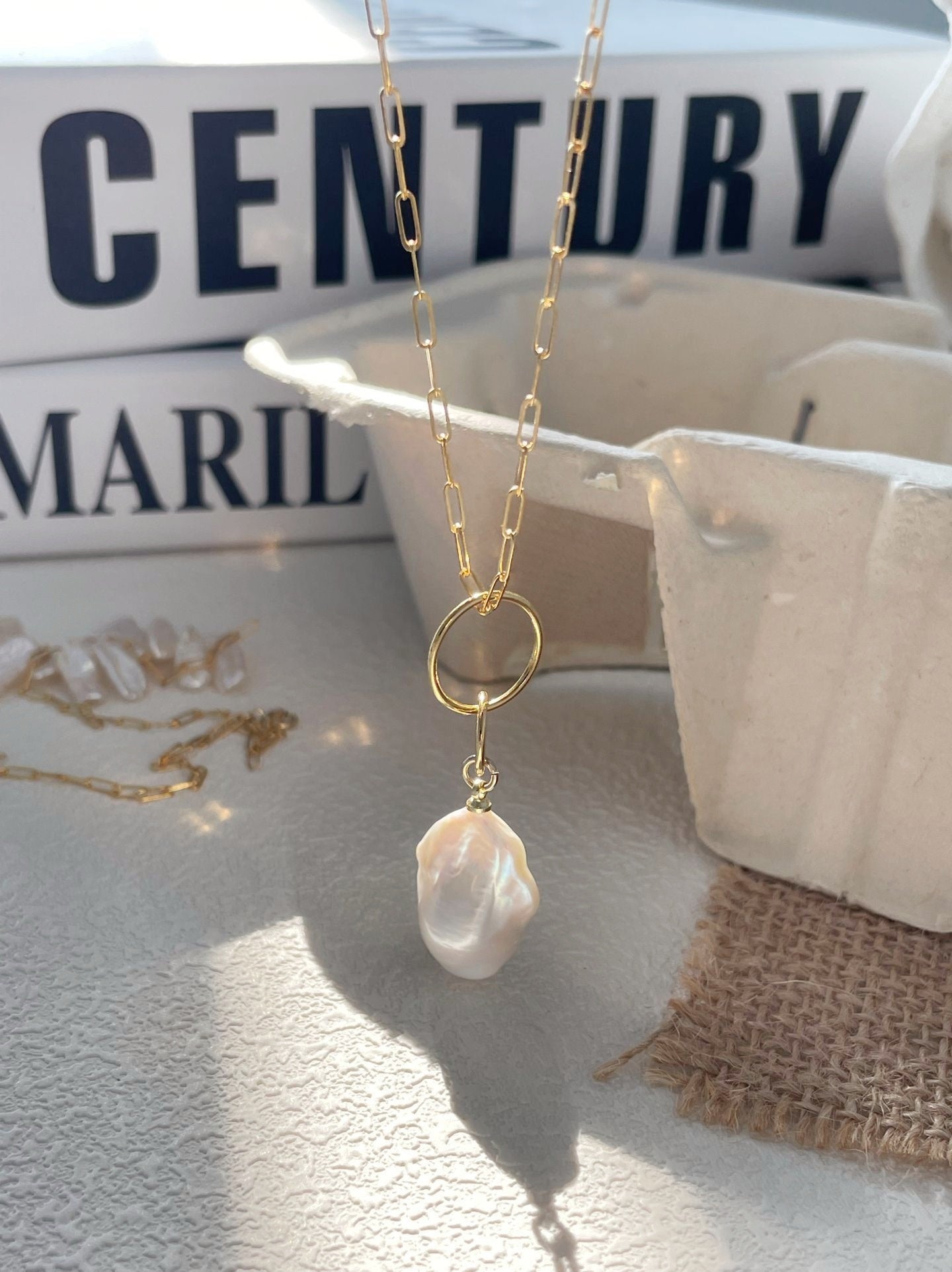 Collana barocca grande con catena quadrata
